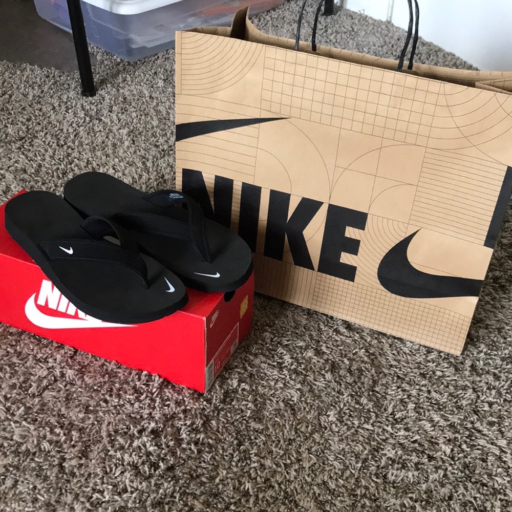 New in Box Nike Womens Celso Girl Thong 10